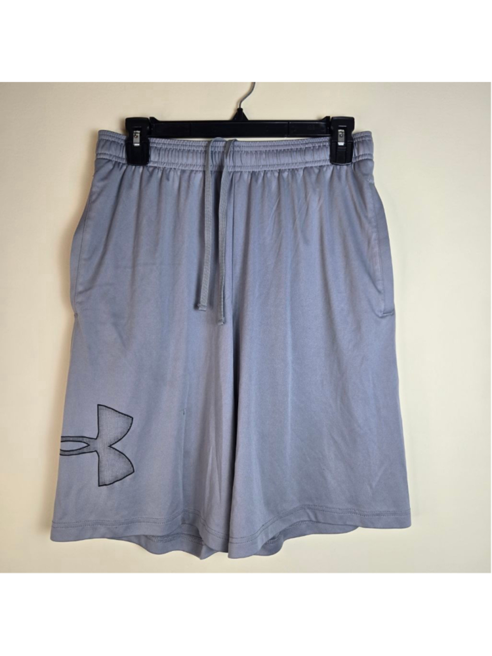 Men's Under Armour Gray Athletic Shorts M with Black Logo